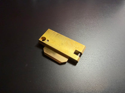 Puerta inferior de cabecera para Mitsubishi X186C819H02