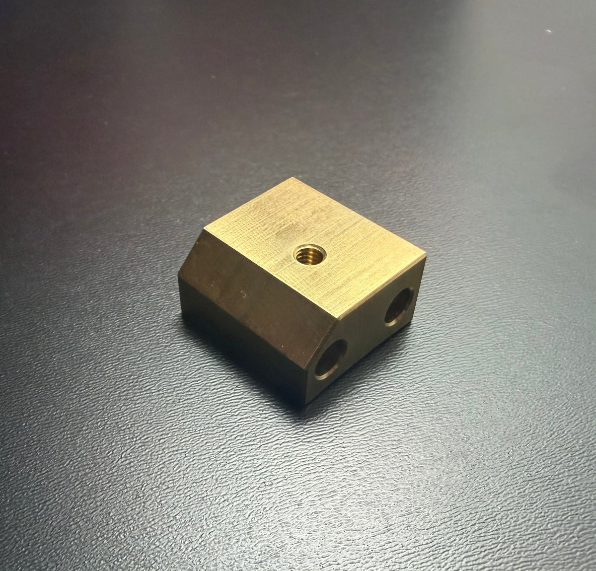 Bloque energizante para Makino - 20EC090A401